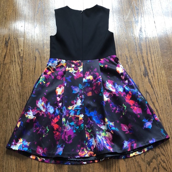 3/$10 Colorblock Pleated Striped Firework Abstract V-Neck Cocktail Dress - Picture 8 of 9
